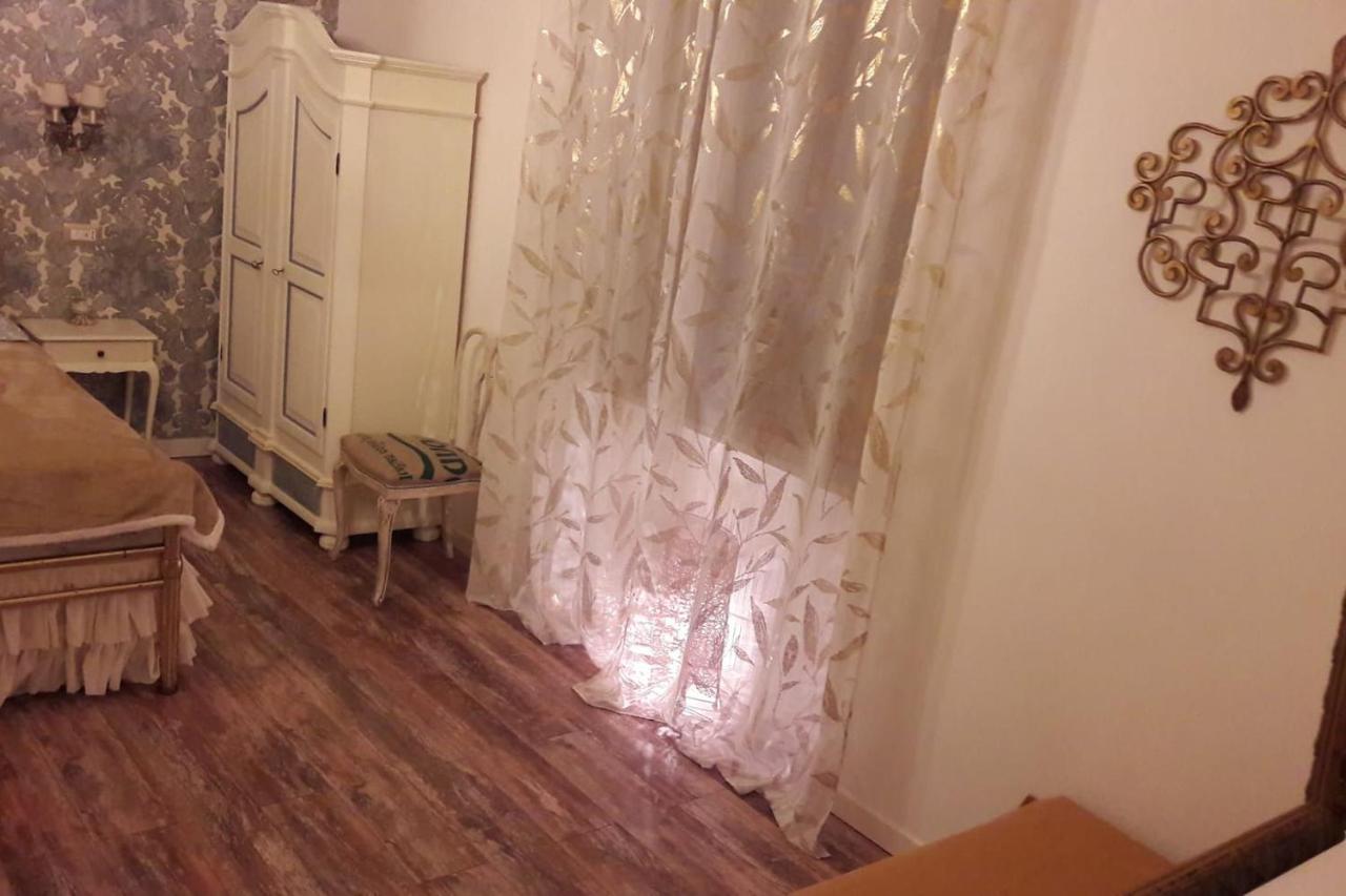 Ciao Verona Bed And Kitchen Bagian luar foto