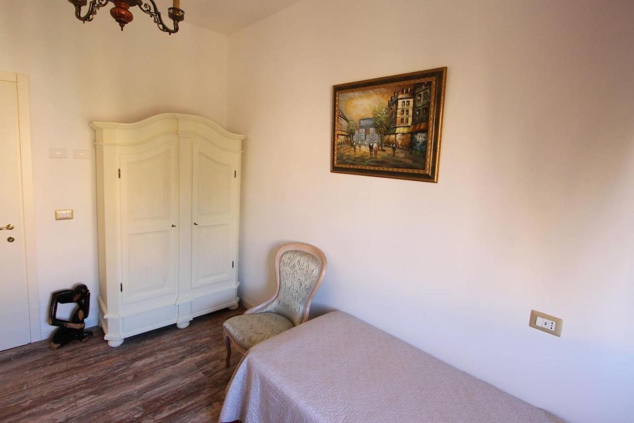 Ciao Verona Bed And Kitchen Bagian luar foto